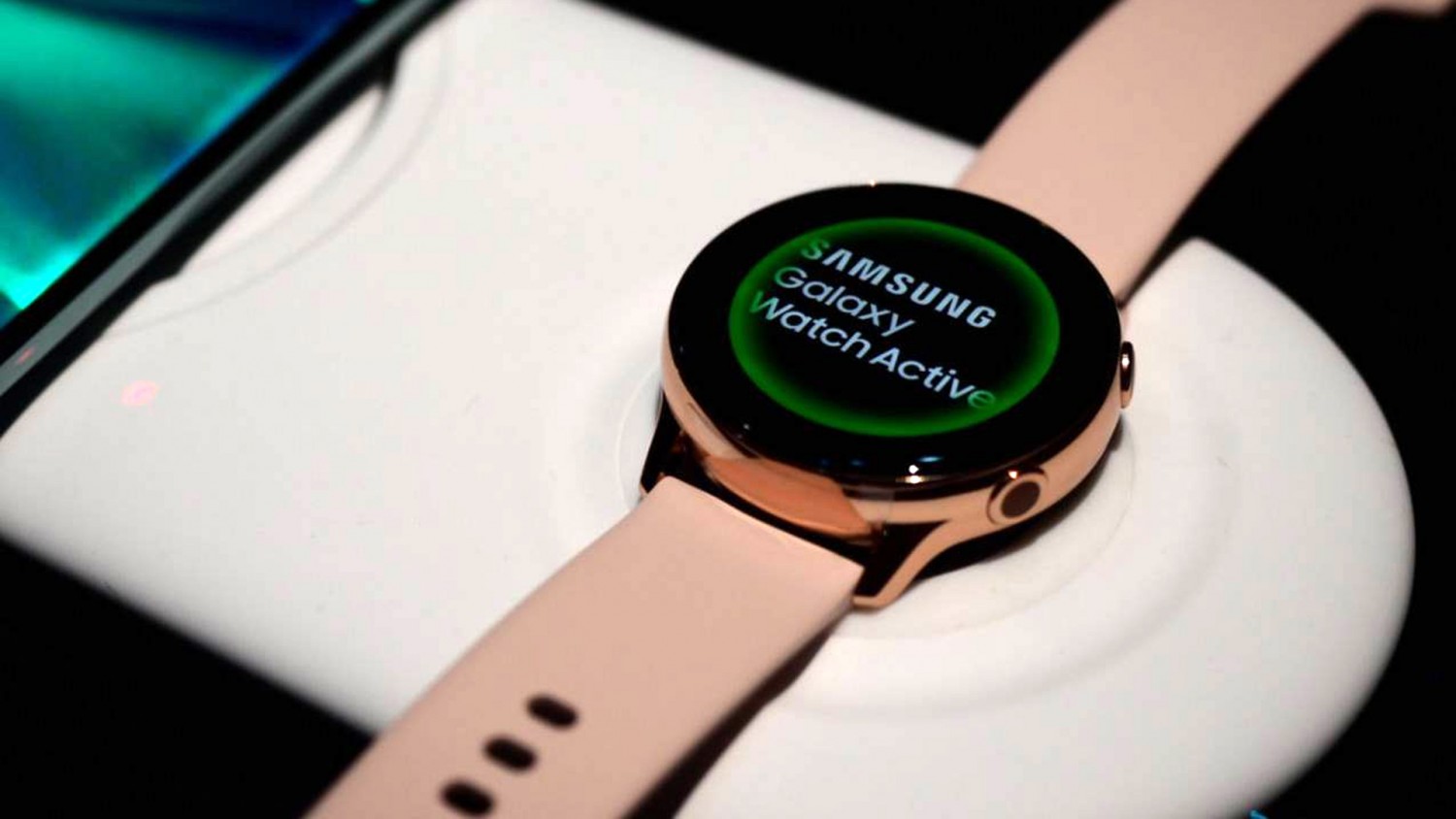 Поколения часов. Samsung watch Active 1. Samsung watch Active (1,2). Смарт часы самсунг 5 поколения. Часы самсунг 2 поколение.