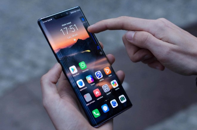 Huawei заплатить гроші користувачам всіх смартфонів