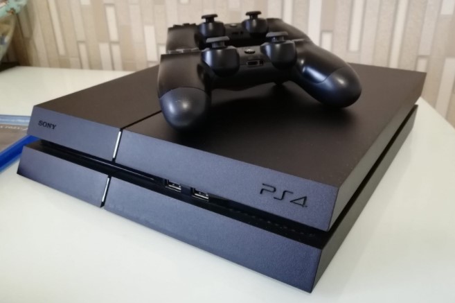 Sony обрушить ціну консолі PlayStation 4 в декілька разів