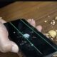 iPhone 12 пройшов випробування на міцність грецьким горіхом