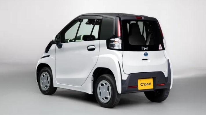 Японський автовиробник Toyota анонсував надкомпактний електромобіль Tiny C + pod, характеристики якого істотно відрізняються від звичних електричних моделей. Втім, новинка буде продаватися на японському ринку, де користувачі давно звикли до мініатюрним автомобілів.