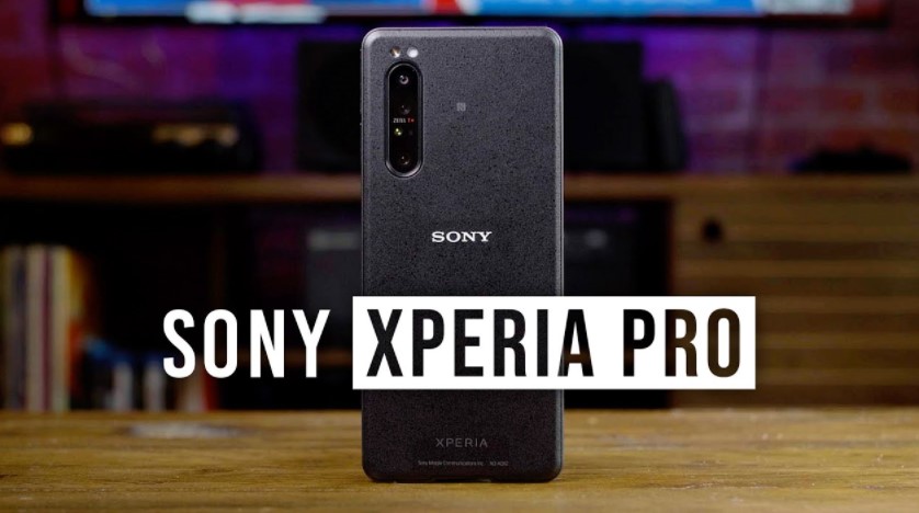Жахлива ціна Sony Xperia Pro і перший огляд на нього