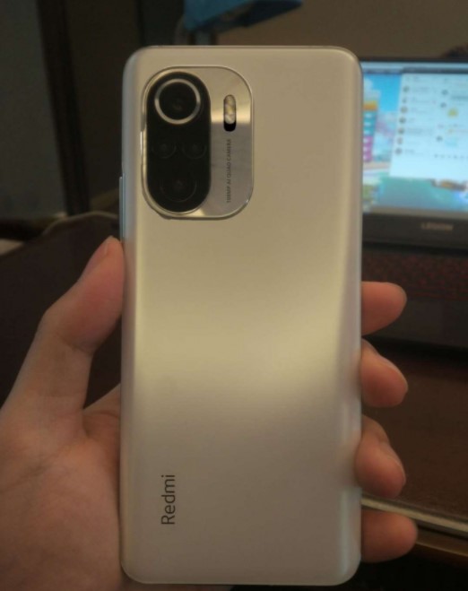 Xiaomi Redmi K40 Pro вперше на живому фото