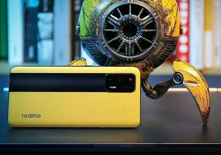 Офіційний анонс Realme GT: топ за свої гроші з аудіороз'ємом і шкірою