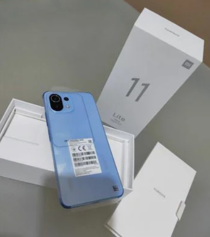 Xiaomi Mi 11 Lite показали на живих фото і відео