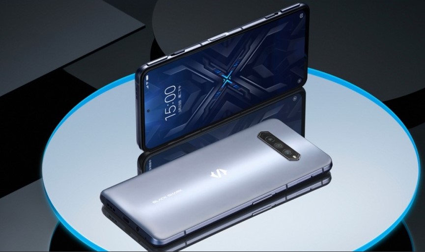 Xiaomi анонсувала Black Shark 4 і 4 Pro: геймерські смартфони всього за 10600 гривень