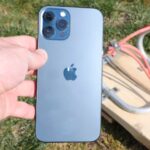 iPhone 12 Pro Max перевірили на міцність розбиванням стікол