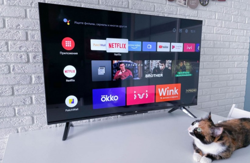 Компанія Xiaomi випустила нову міні-приставку TV Stick 4K, яка зробить будь-який телевізор розумним
