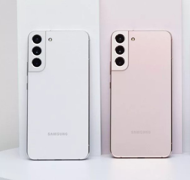 Представлені флагманські смартфони Samsung Galaxy S22: ціни в Україні