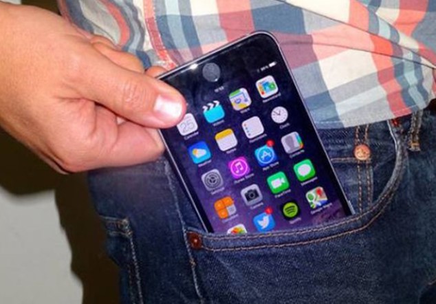 Як впливає на чоловічу потенцію носіння телефону в кишені штанів