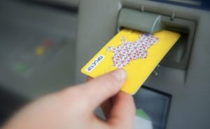 «ПриватБанк» почав випускати карти нової платіжної системи