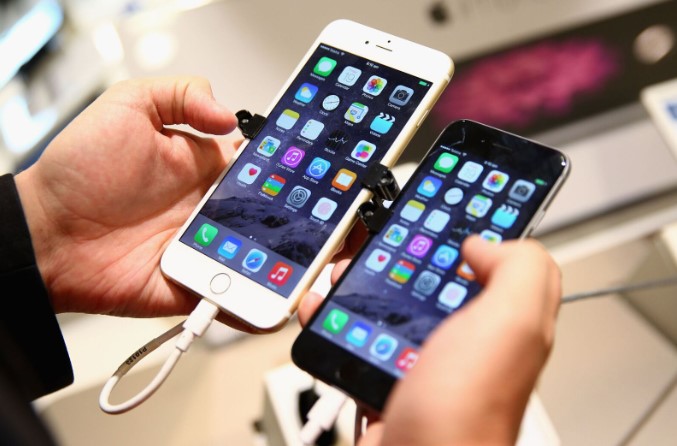 Apple роздасть користувачам старих iPhone по 510 гривень