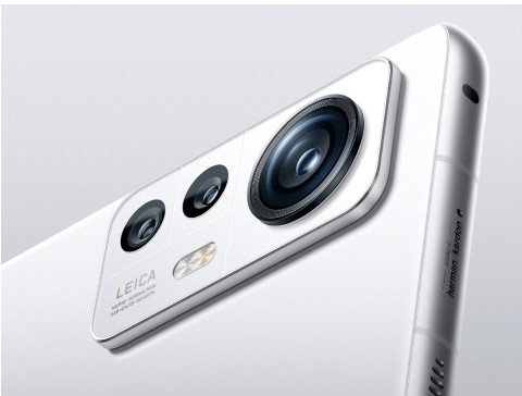 Офіційно представлений смартфон Xiaomi 12S Pro: найдорожчий екран і три камери