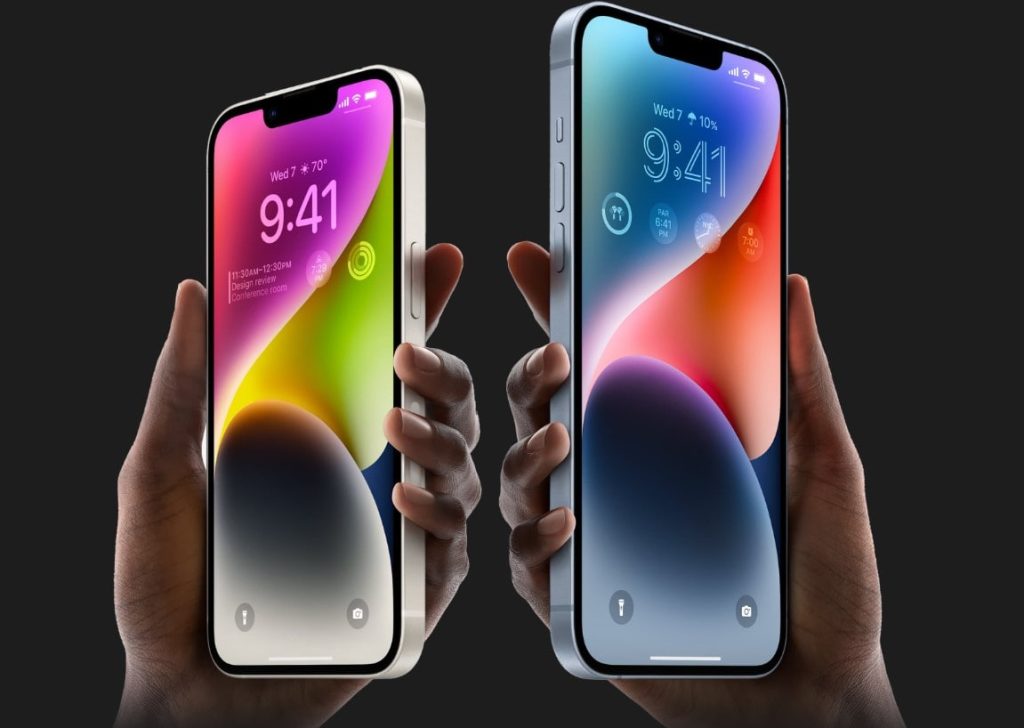 Ще один банк почав роздавати українцям IPhone 14: як отримати
