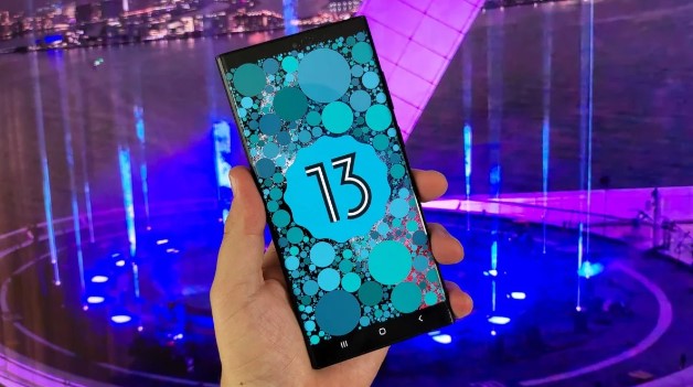 Samsung похвалилася швидкістю випуску Android 13 на свої смартфони