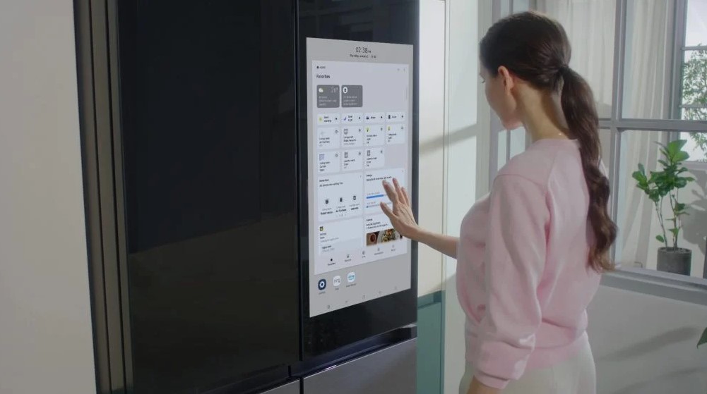 Samsung вбудувала у холодильник 32-дюймовий розумний ТБ