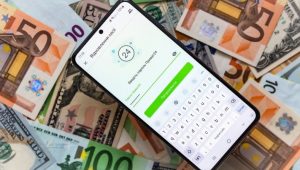 ПриватБанк виплатить українцям по 6600 гривень від чеської організації