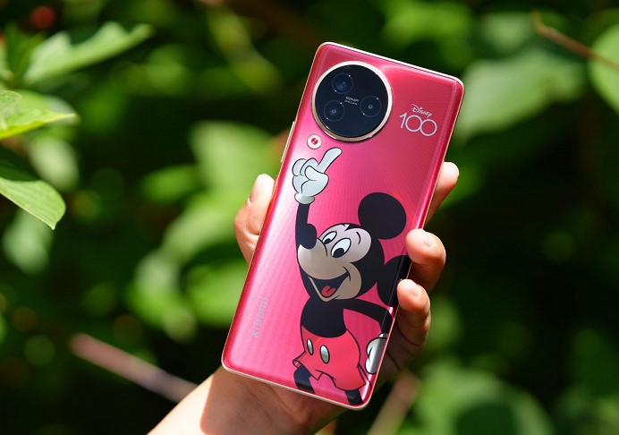 Офіційно представлений смартфон Xiaomi Civi 3 Disney: ціна і характеристики