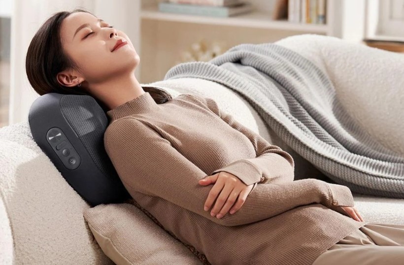 Xiaomi представила масажер «2-в-1» з підігрівом для шиї та попереку