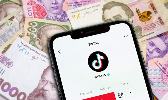 TikTok з’явився на сцені соціальних мереж і швидко став місцем не лише для обміну креативними відео, а й платформою, де можна заробляти гроші.