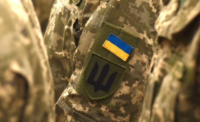 У Харкові чоловік загинув після стрибка з вікна ТЦК:  подробиці