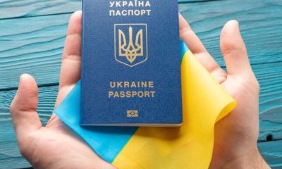 Прощайтеся з паспортами-книжками: українцям доведеться обміняти документи