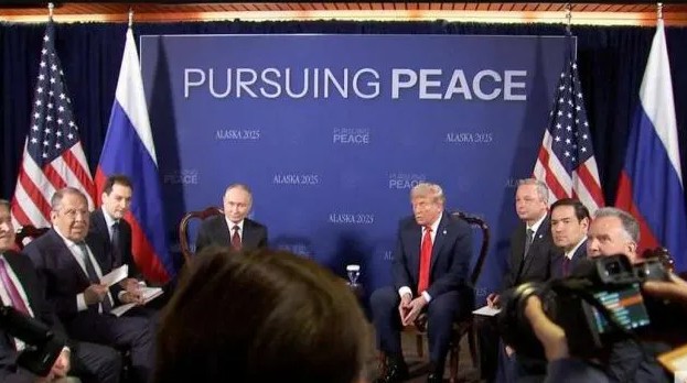 Путін перекривляв американських журналістів, коли ті йому задавали гострі питання: відео