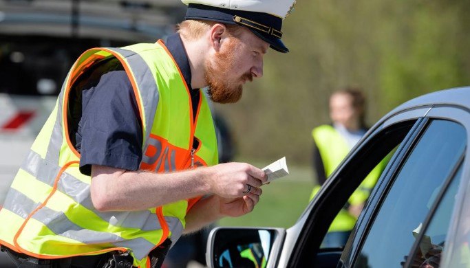 Українцям у Польщі заборони користування українськими водійськими правами: сума штрафу вражає