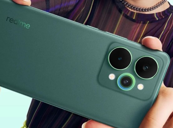 Realme офіційно обвалила ціну на свій смартфон 15 Pro 5G