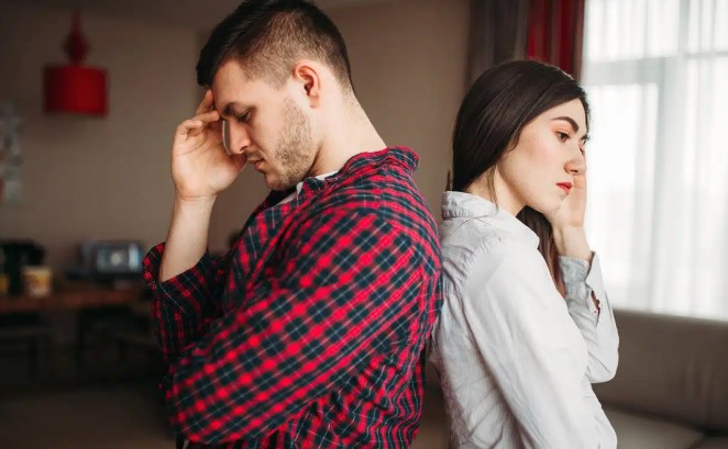 Не просто “складні”: три тонкі ознаки, що ви перебуваєте в аб’юзивних стосунках