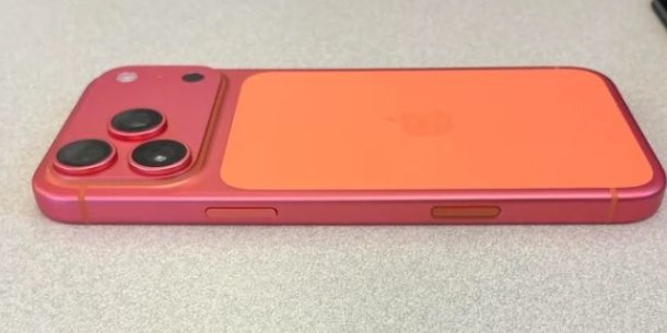 Власники iPhone 17 Pro поскаржилися на нову проблему з його корпусом