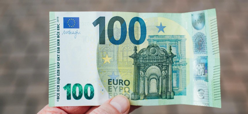 Євро встановив новий історичний рекорд: офіційний курс валют на 12 грудня