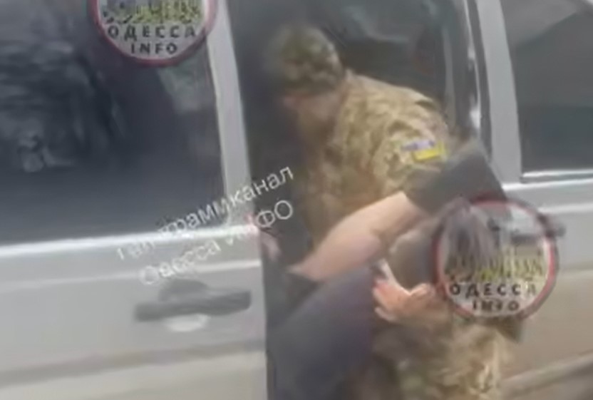 В Одесі під час мобілізації чоловік не витримав і випожнився, але це не зупинило працівників ТЦК