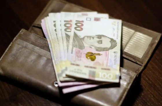 Готуйте гаманці: через акциз сигарети і пальне знову зростуть у ціні