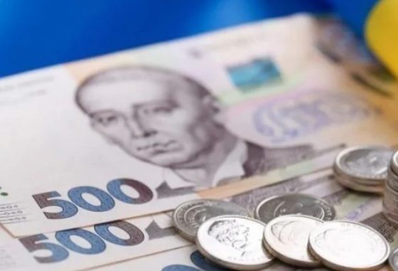 Уже в квітні українцям роздадуть по 1500 грн: хто перший у списку
