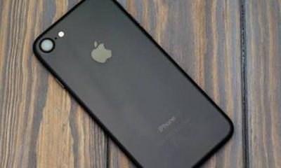 Сьогодні нові iPhone можуть коштувати понад тисячу доларів, однак деякі старі моделі Apple здатні здивувати набагато сильніше.
